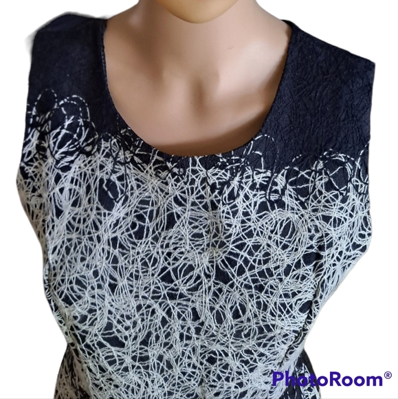 Zuiki black and white dress from Italy - Picture 5 of 8